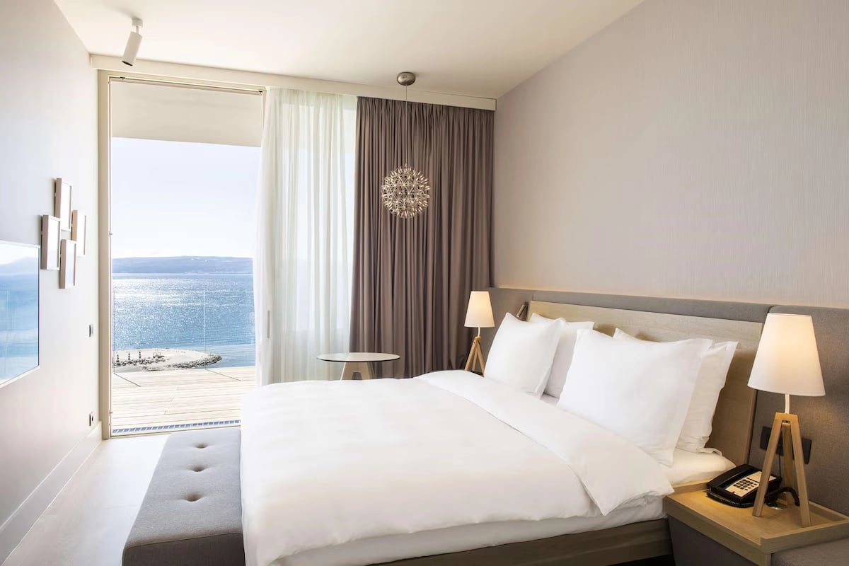 Premium Suite