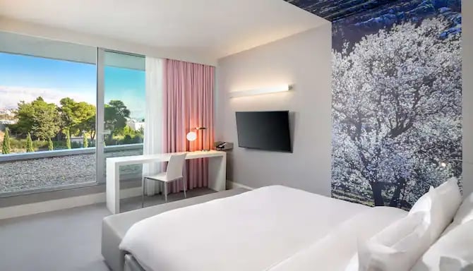 Superior Room with Balcony – City View